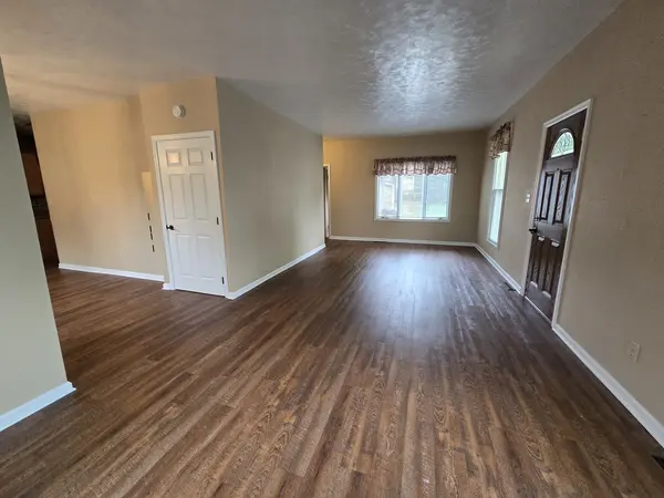 210 W Morris ST, Morrison, IL 61270