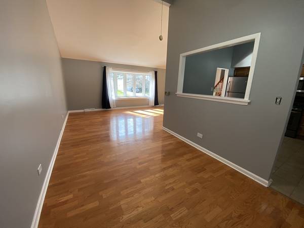 1403 N SAUK LN, Mount Prospect, IL 60056