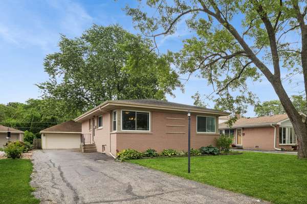 1159 S Mitchell AVE, Arlington Heights, IL 60005