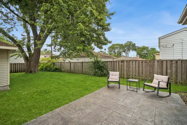1159 S Mitchell AVE, Arlington Heights, IL 60005