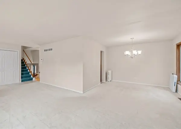 18443 DE JONG LN, Lansing, IL 60438