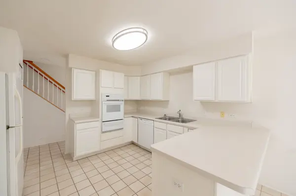 1716 Normandy Woods CT, Grayslake, IL 60030