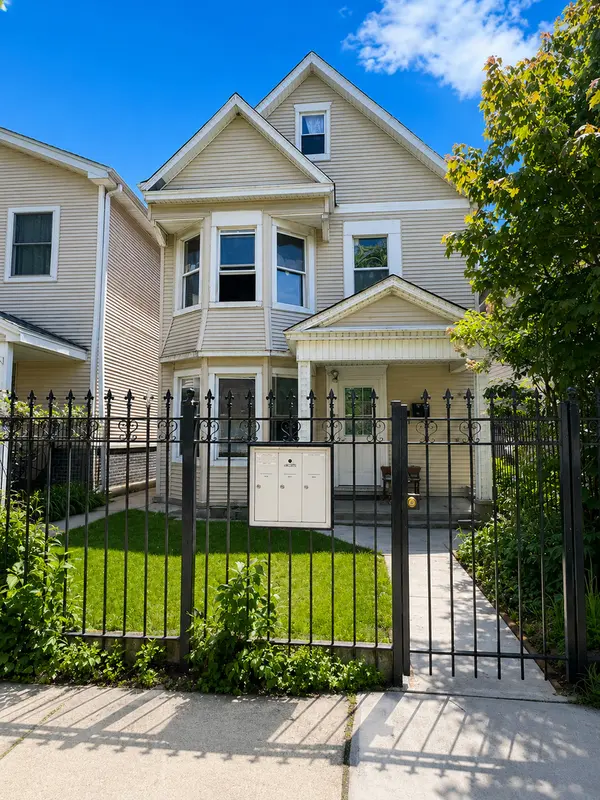 3709 W Palmer ST, Chicago, IL 60647
