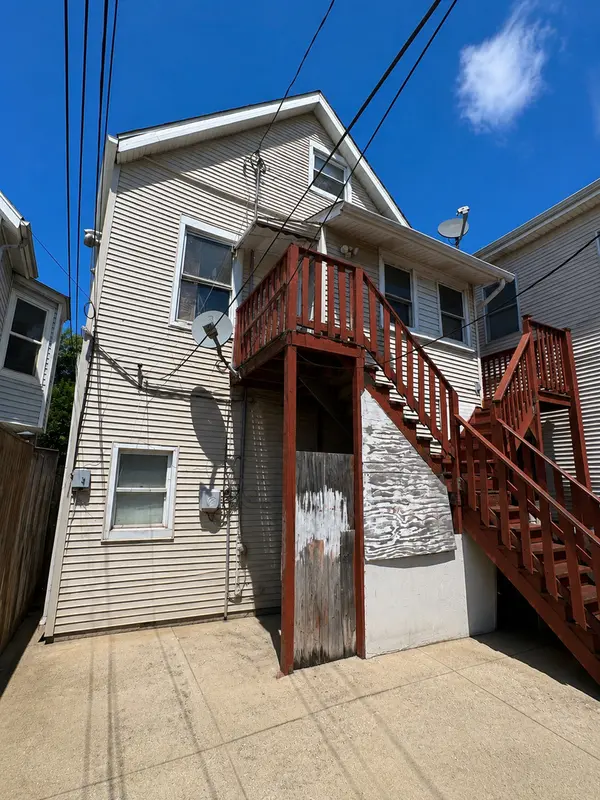 3709 W Palmer ST, Chicago, IL 60647