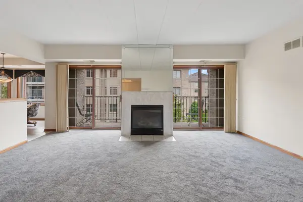 11901 Windemere CT #301, Orland Park, IL 60467