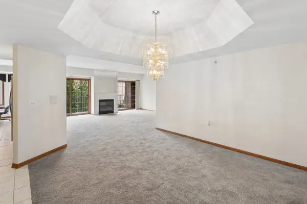 11901 Windemere CT #301, Orland Park, IL 60467