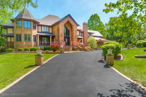 3204 Stonegate DR, Crystal Lake, IL 60012