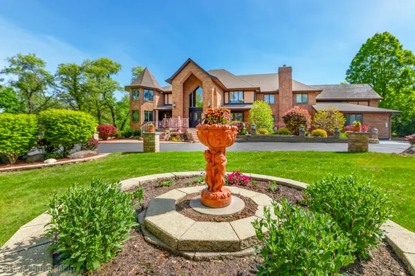 3204 Stonegate DR, Crystal Lake, IL 60012