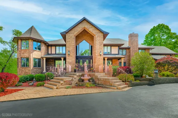 3204 Stonegate DR, Crystal Lake, IL 60012