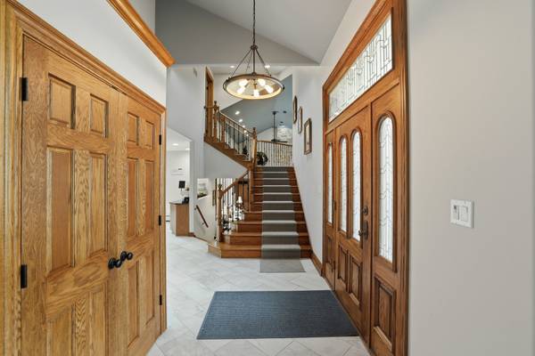 33 W Eureka AVE, Lemont, IL 60439