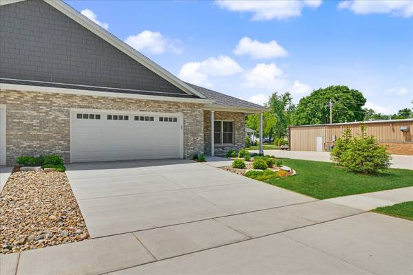 506 S 6th ST, Fairbury, IL 61739