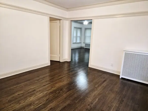 7826 S Bennett AVE #1, Chicago, IL 60649