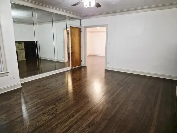 7826 S Bennett AVE #1, Chicago, IL 60649