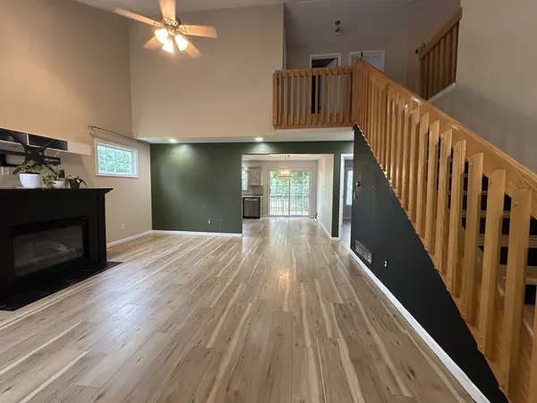 109 Labrador LN, Downs, IL 61736