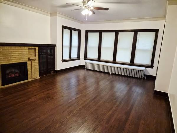 7826 S Bennett AVE #2, Chicago, IL 60649