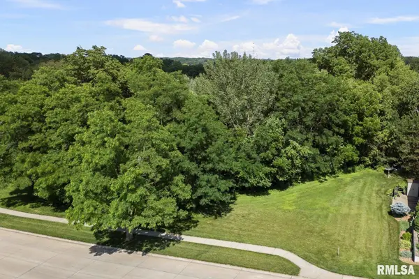 Lot 001 The Woods N 8TH ST, Leclaire, IA 52753