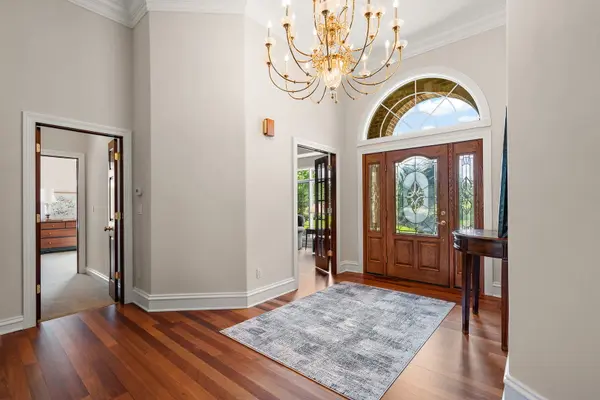 1340 Cantigny CT, Chesterton, IN 46304