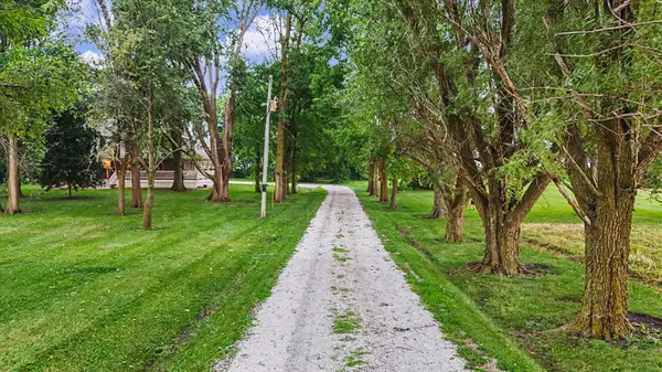 268 County Road 700 N, Sadorus, IL 61872
