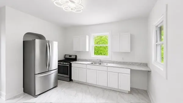 10504 S Lafayette AVE, Chicago, IL 60628