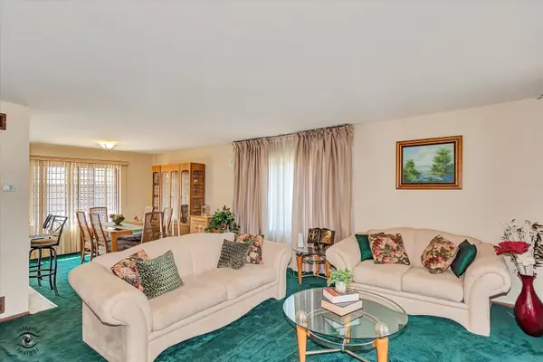 3257 Magnolia DR, Markham, IL 60428