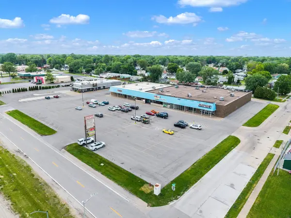 841 Avenue of the cities, East Moline, IL 61244