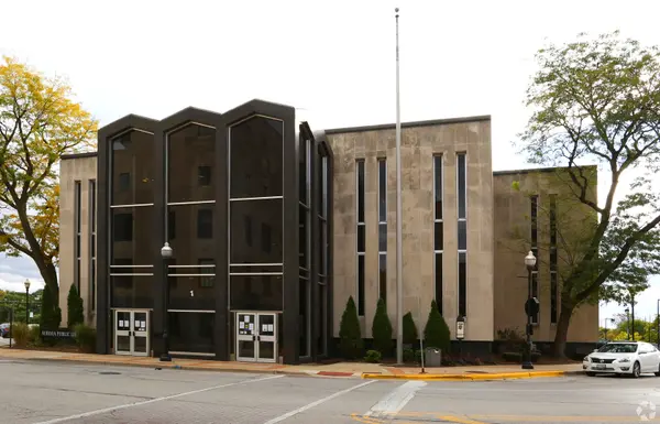 1 E Benton ST #304, Aurora, IL 60505