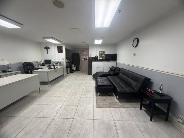 4600 N Cumberland AVE #1, Chicago, IL 60656