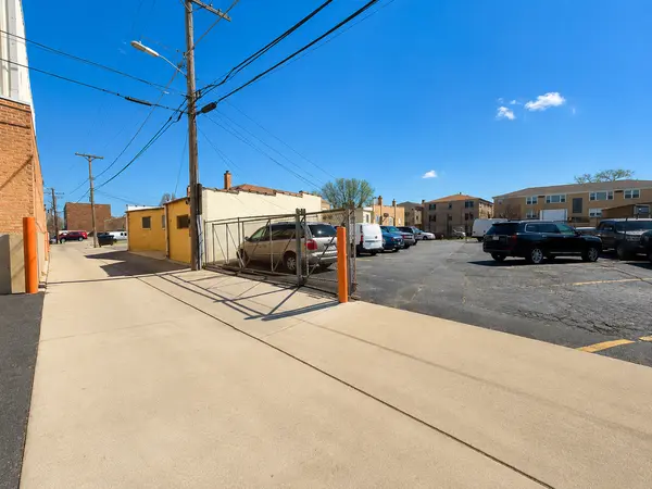 8044 Grand AVE, River Grove, IL 60171