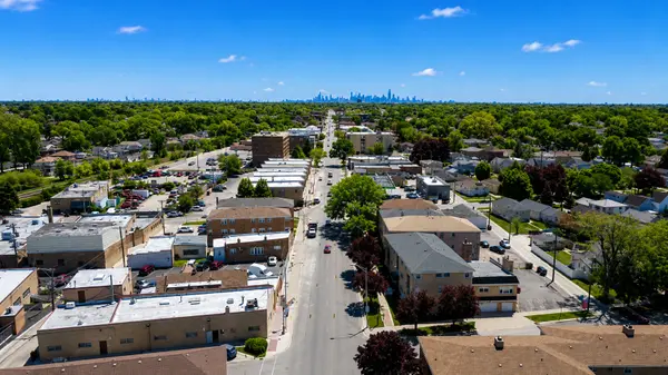 8050 Grand AVE, River Grove, IL 60171