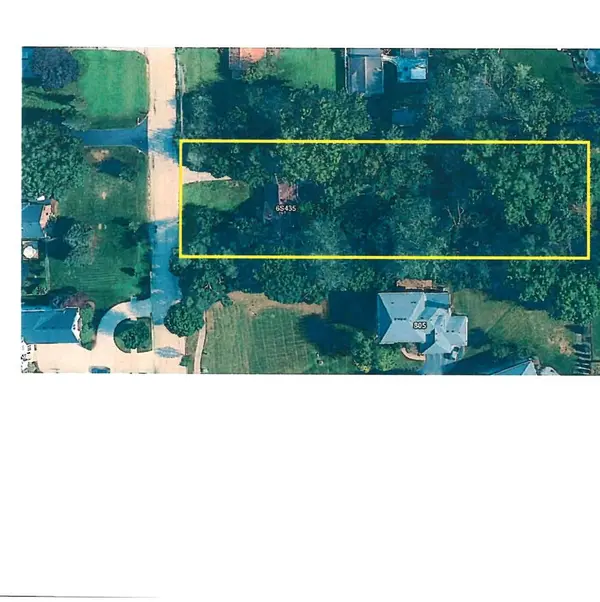 6S435 S Richmond AVE, Westmont, IL 60559