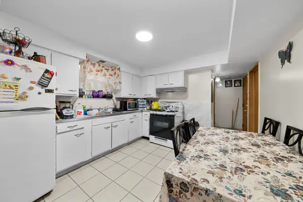 1807 S 49th AVE, Cicero, IL 60804