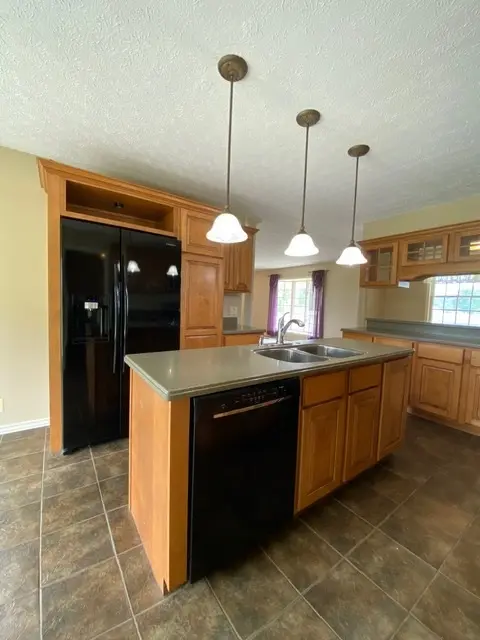 11426 E Radisson, Mt Vernon, IL 62864