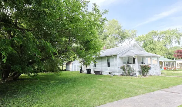 416 E Elm ST, Salem, IL 62881