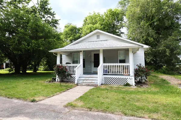 416 E Elm ST, Salem, IL 62881