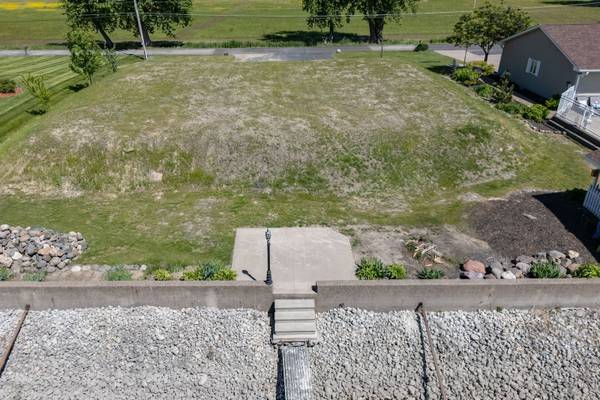 3550 E Harbor DR, Bettendorf, IA 52722