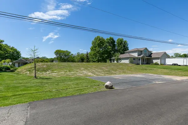 3550 E Harbor DR, Bettendorf, IA 52722