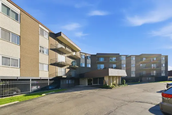 9840 S Pulaski RD #310, Oak Lawn, IL 60453