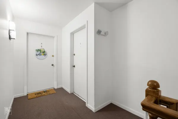 156 W Golf RD #E, Libertyville, IL 60048