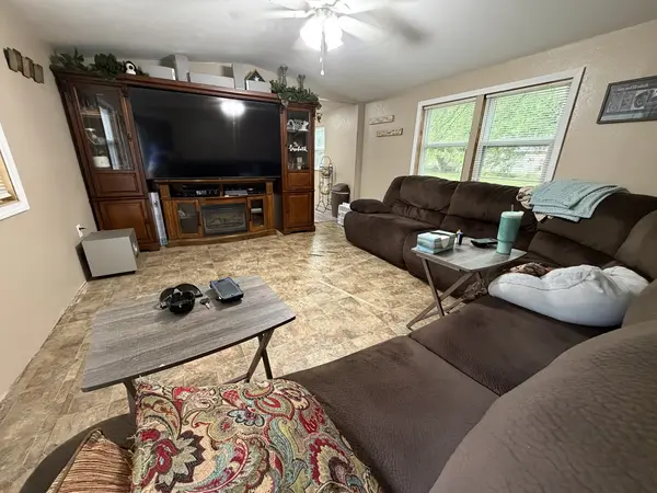 517 Fremont ST, Kinmundy, IL 62854