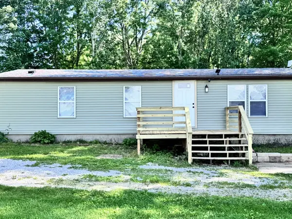 4372 Cartter RD, Kell, IL 62853