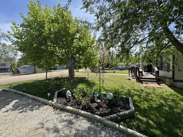 13-135 Woodhaven Lakes, Sublette, IL 61367