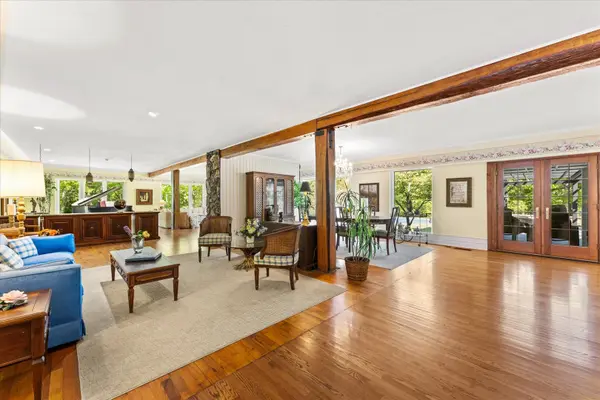 27 Hickory LN, White Heath, IL 61884
