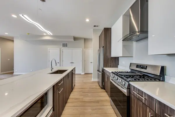 8025 Skokie BLVD #302, Skokie, IL 60077