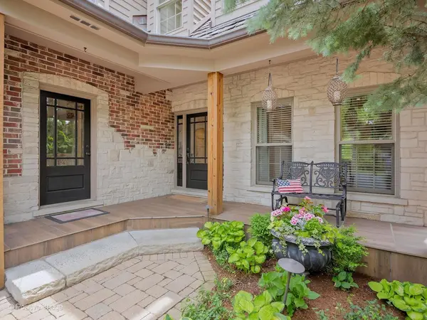 325 Ruby ST, Clarendon Hills, IL 60514