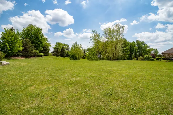 2601 Sanctuary LN, Spring Grove, IL 60081