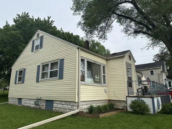 626 N 4th ST, Savanna, IL 61074