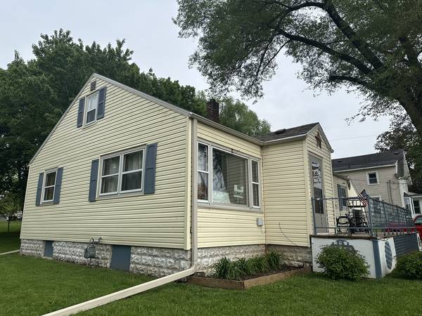 626 N 4th ST, Savanna, IL 61074