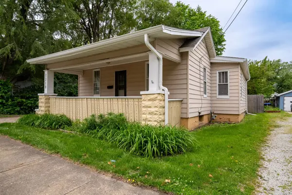 1210 N Madison ST, Bloomington, IL 61701