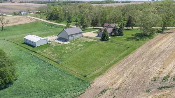 25303 Spring Valley RD, Shannon, IL 61078