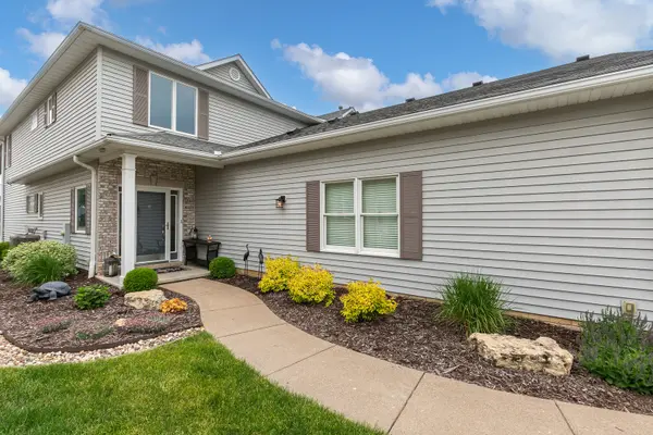 19 Villa DR, Hampton, IL 61256